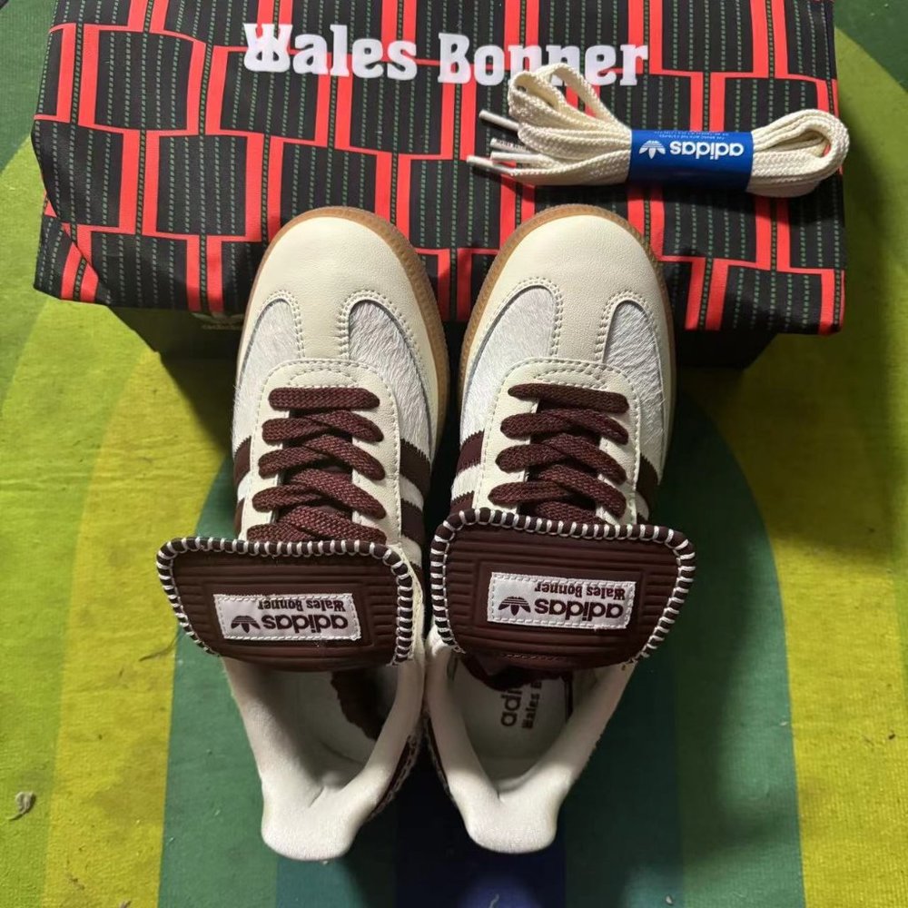 Adidas sports shoes